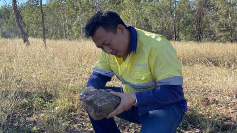 Australasian Gold (ASX:A8G) discovers high grade lithium at Mt Peake